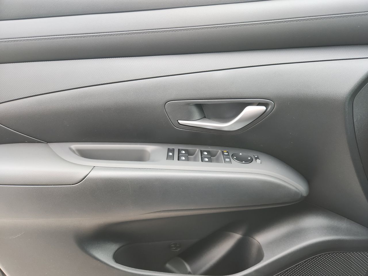 New 2026 S3B Black Hyundai SEL FWD image 22