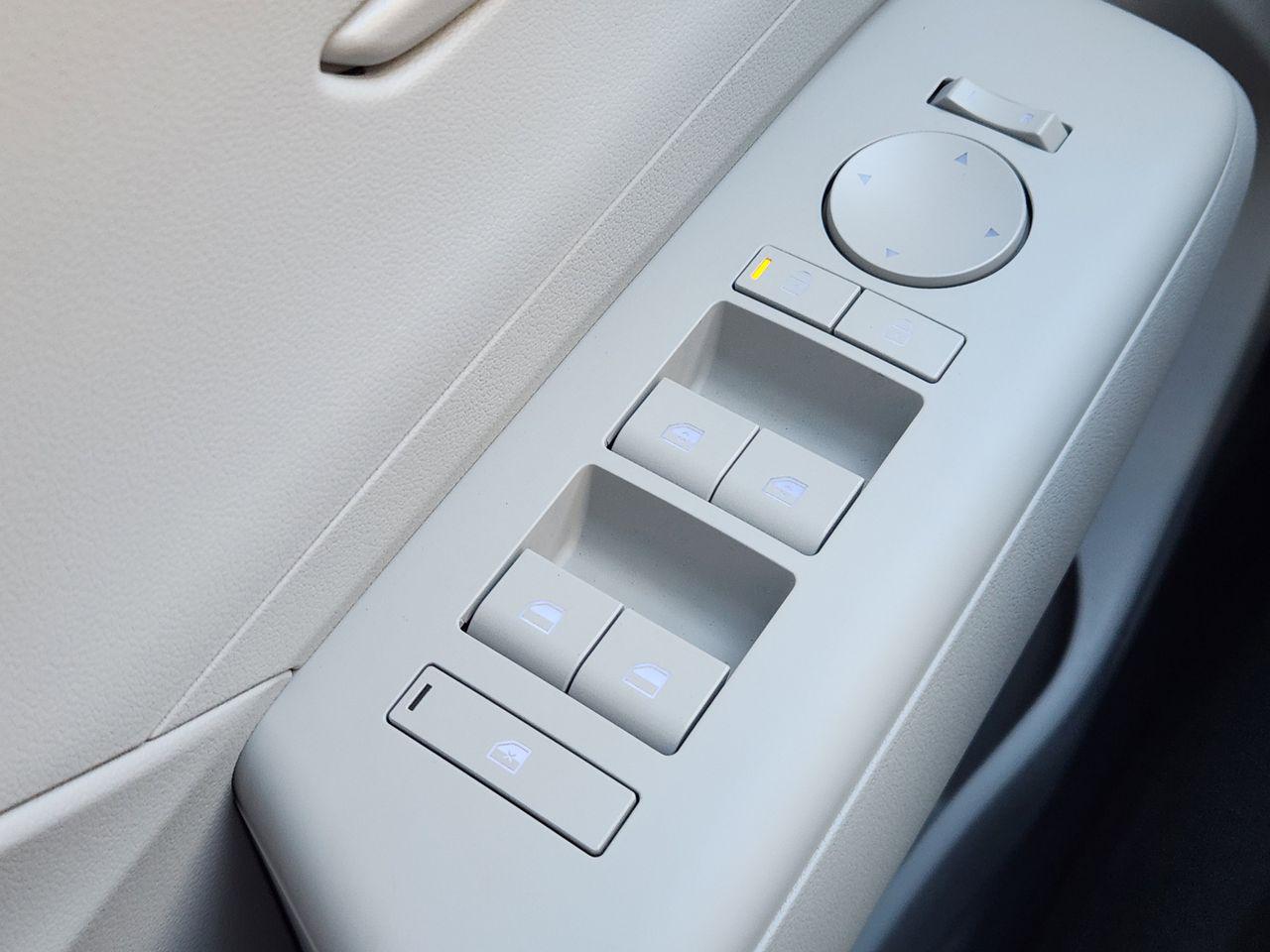 New 2026 SAW White Hyundai SEL Sport FWD image 21