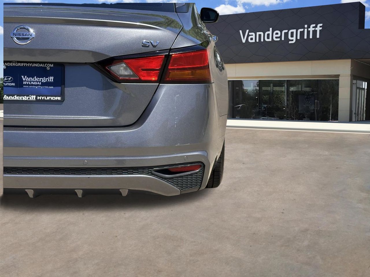 Used 2021 Gun Metallic Nissan 2.5 SV image 11