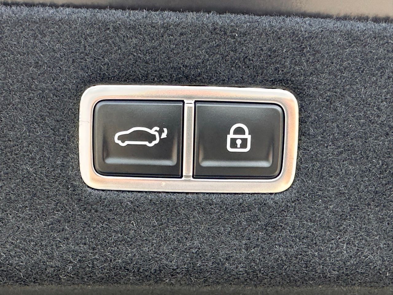 Used 2025 Vik Black Genesis 3.5T e-SC image 15