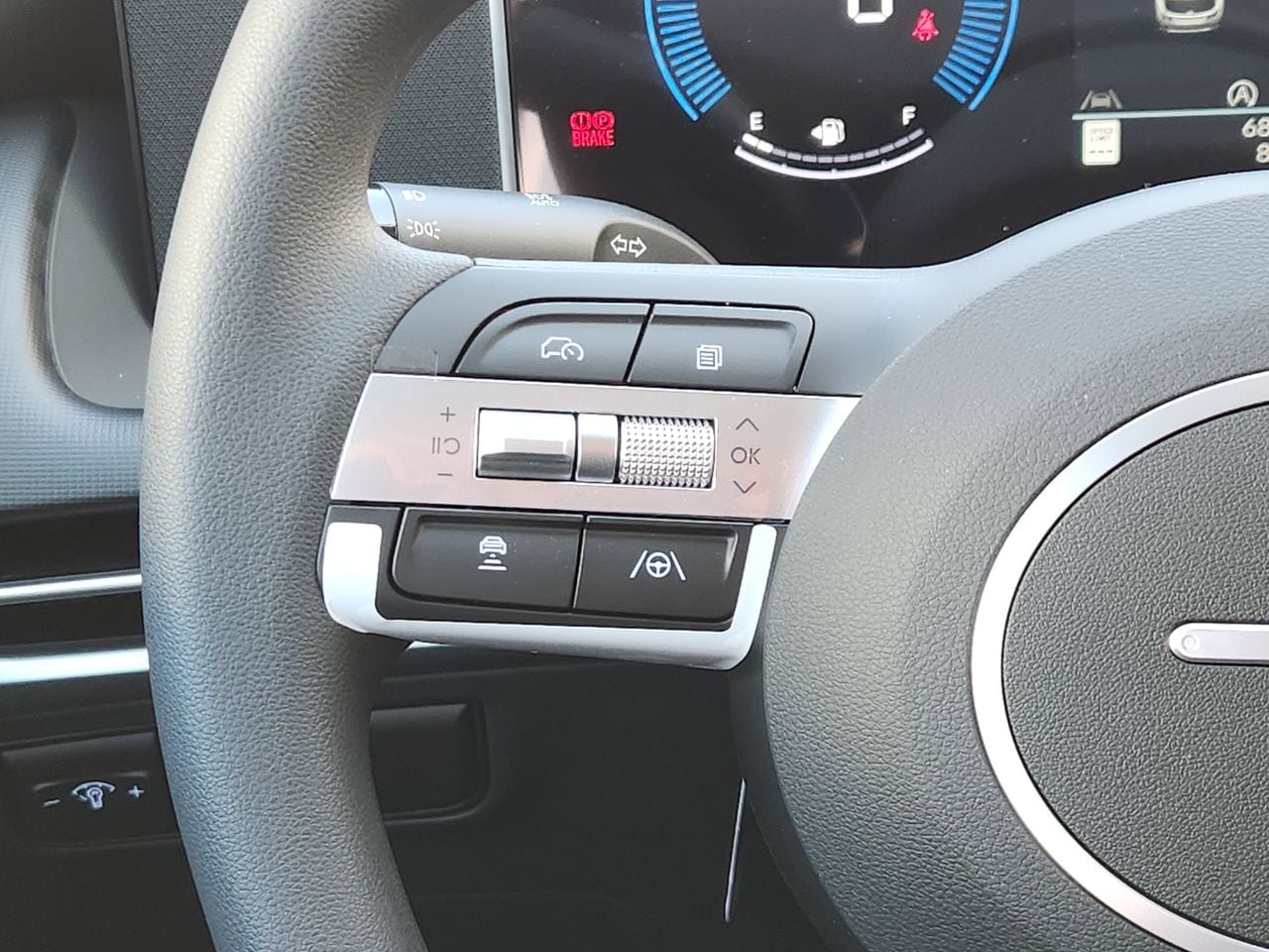 New 2026 W6H White Hyundai SEL FWD image 26