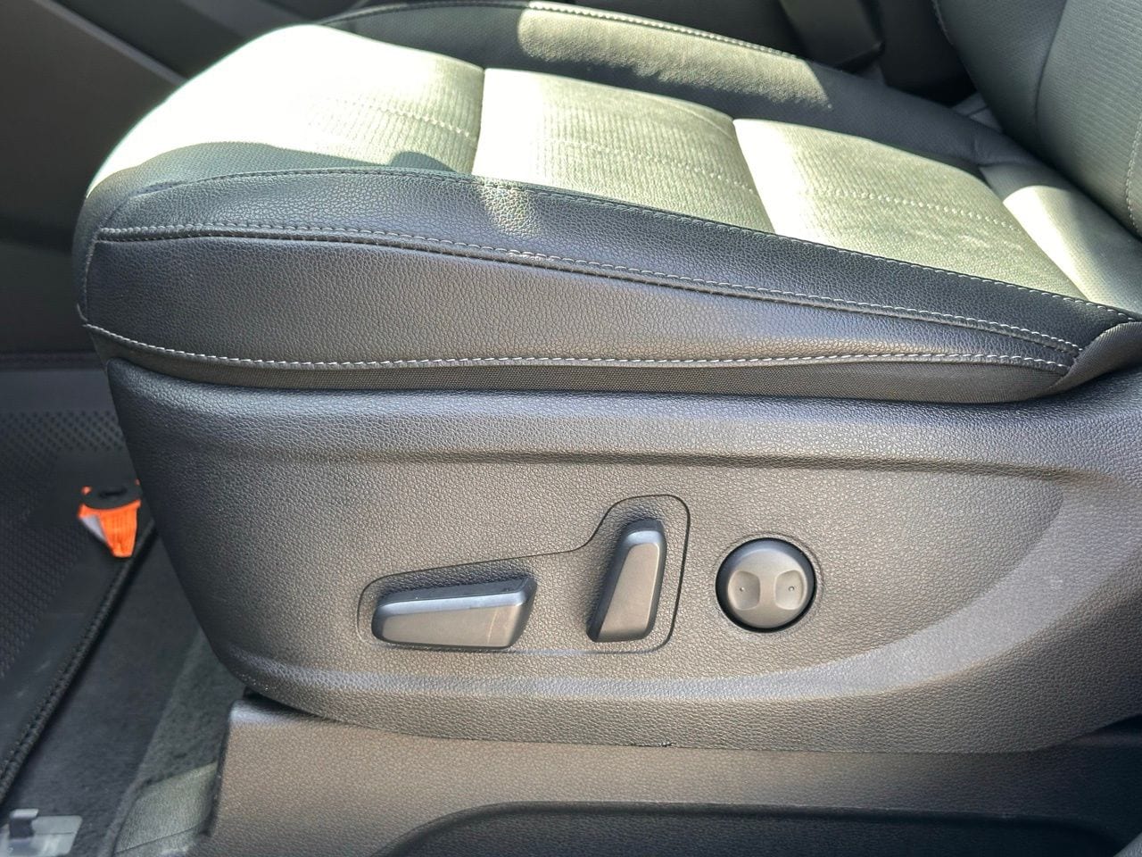 Used 2025 Ebony Black Kia EX image 25