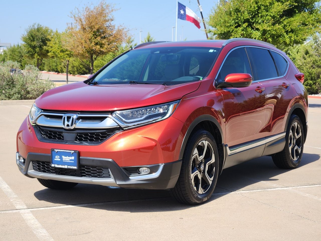 Used 2018 Basque Red Pearl II Honda Touring image 2
