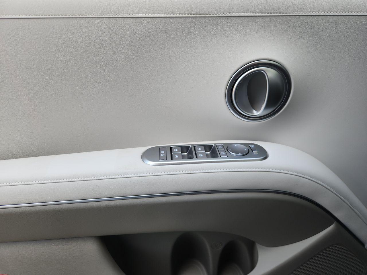 New 2027 Creamy White Pearl Hyundai SEL FWD image 22