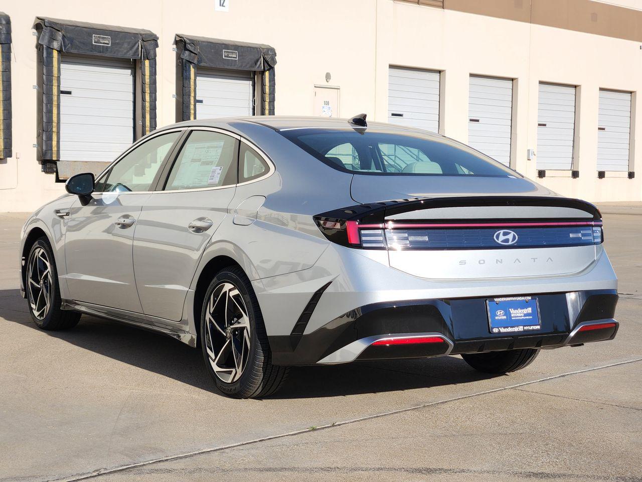 New 2026 Aero Silver Hyundai SEL Sport image 3