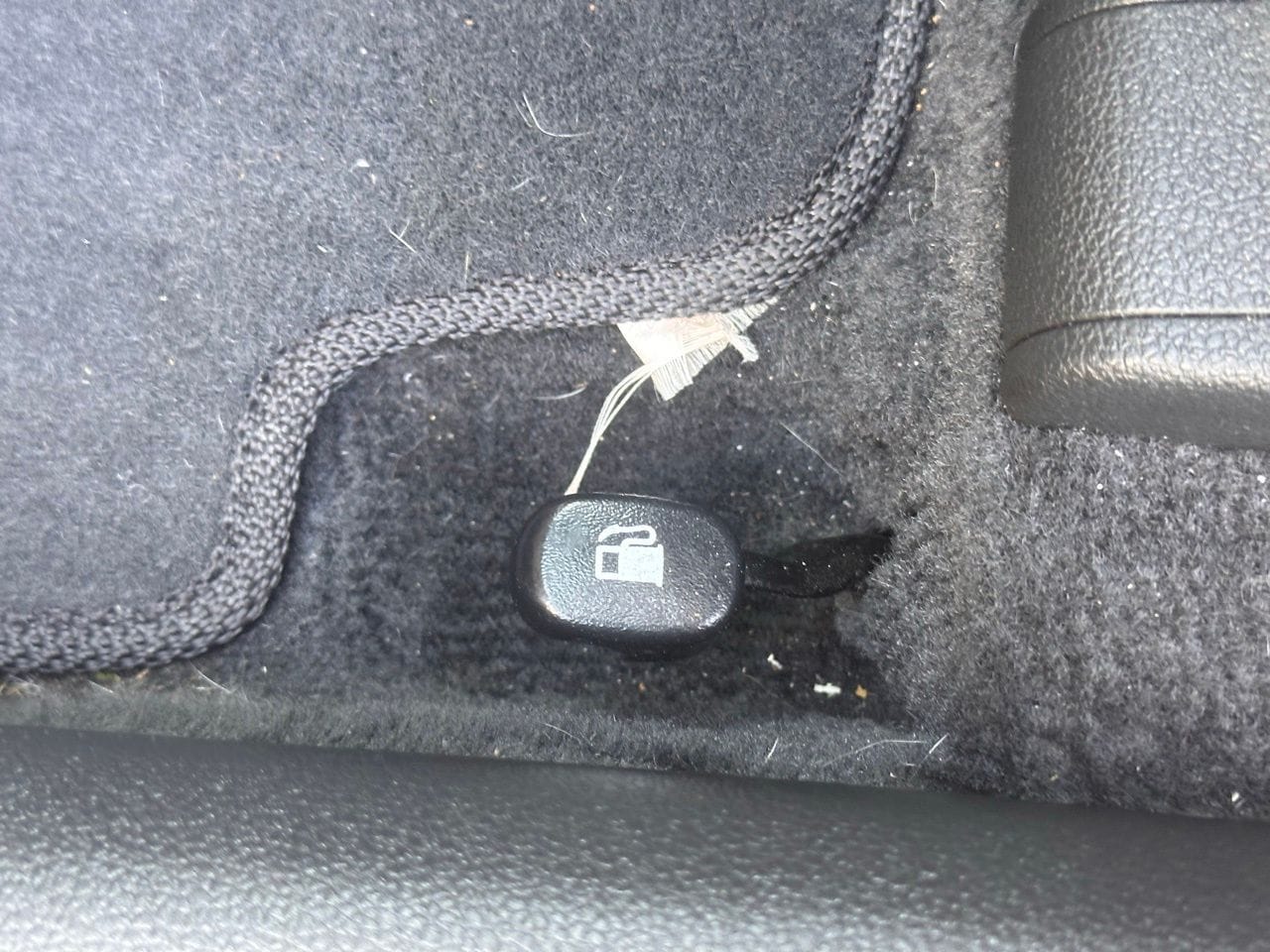 Used 2017 White Hyundai Sport image 26