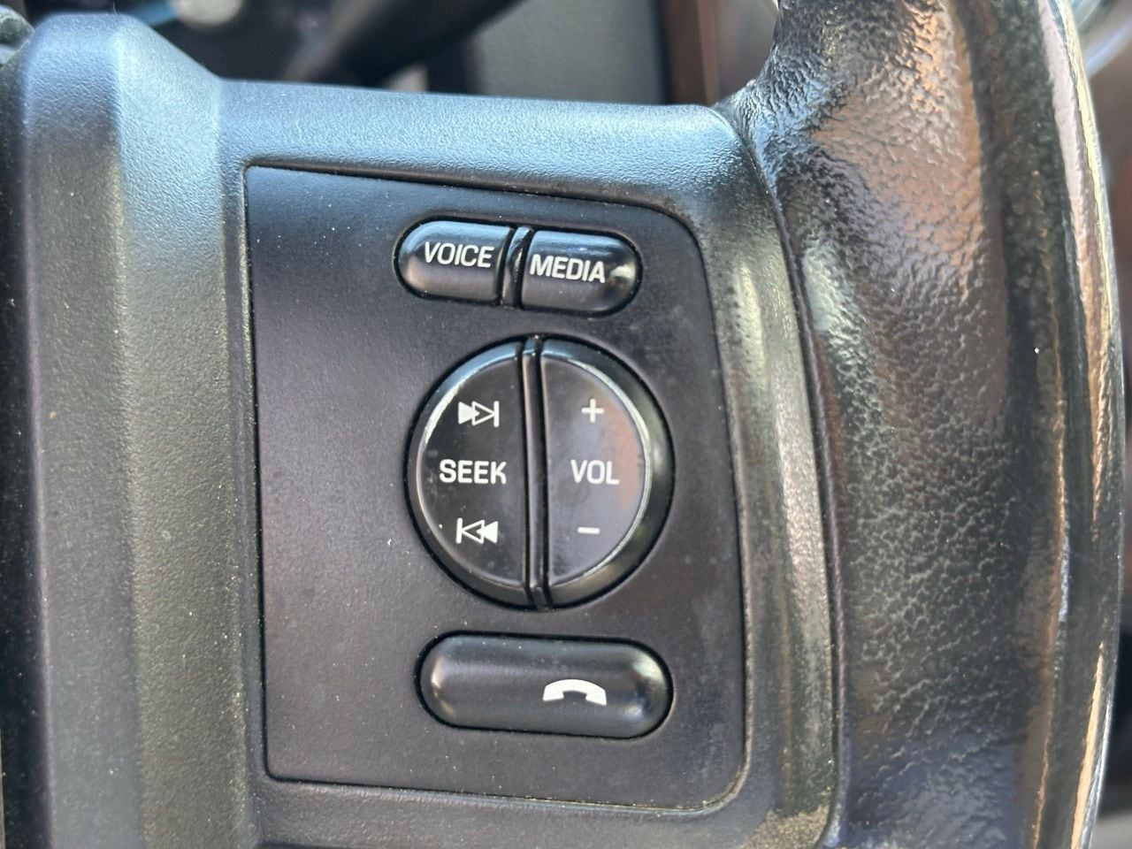 Used 2012 Tuxedo Black Ford Lariat image 31