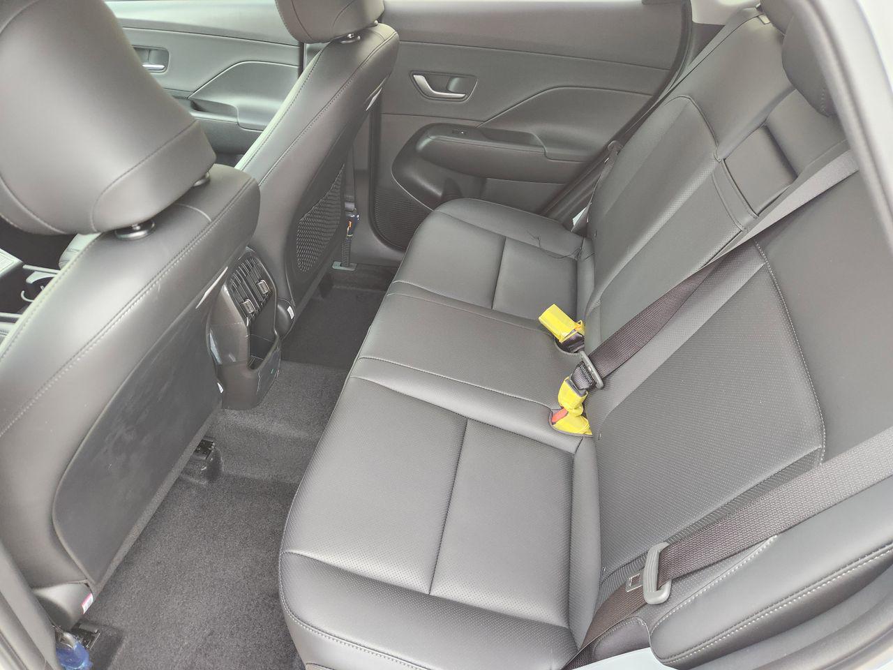 New 2026 SAW White Hyundai Limited FWD image 30