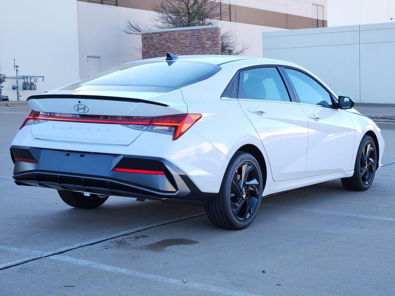 New 2026 W6H White Hyundai SEL Sport Premium image 4
