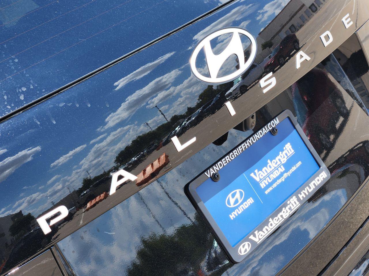 New 2027 Abyss Black Pearl Hyundai Limited 7P image 8