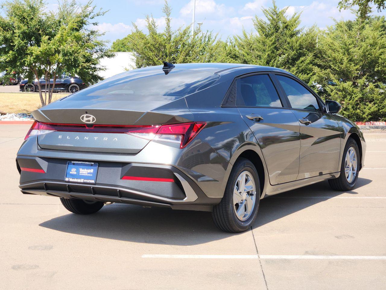 New 2026 Amazon Gray Hyundai SE image 4