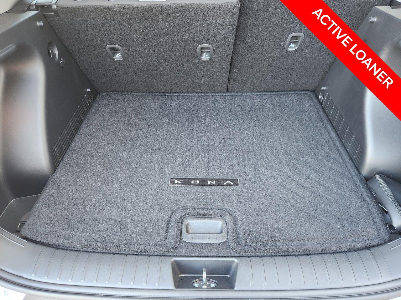 New 2026 SAW White Hyundai SE FWD image 32