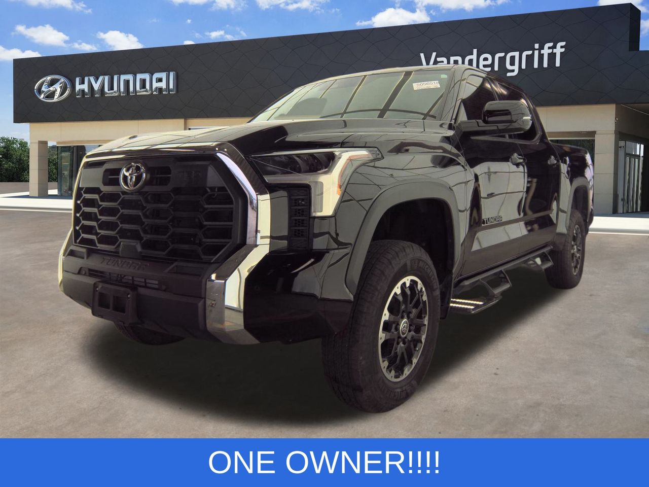 2024 Toyota Tundra SR5's photo