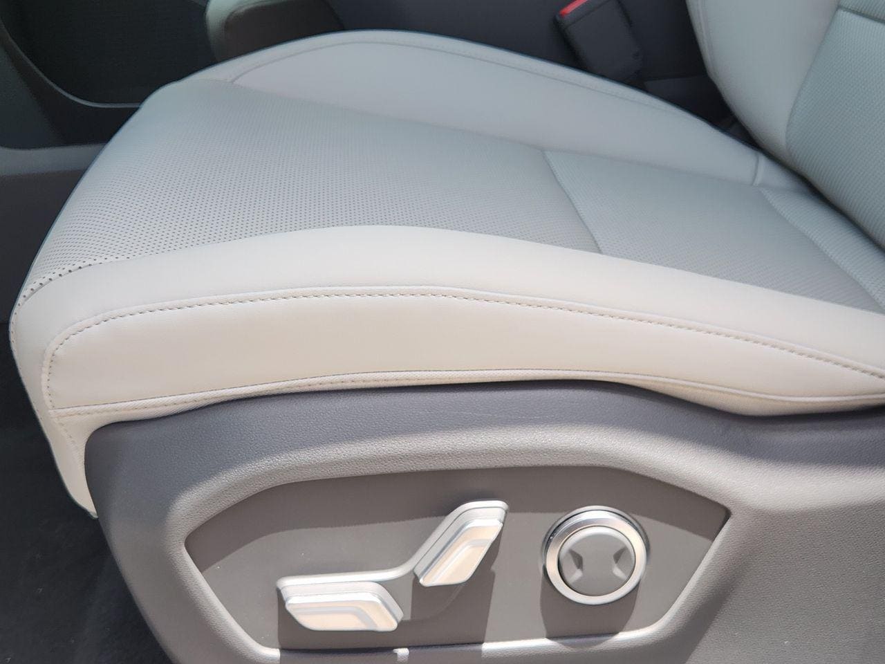 New 2026 Serenity White Hyundai SEL FWD image 22