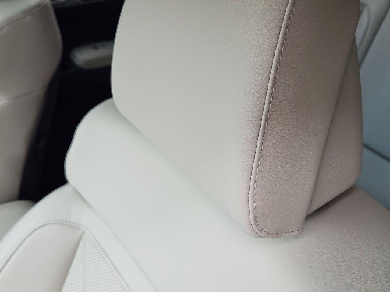 New 2026 W6H White Hyundai SEL FWD image 12