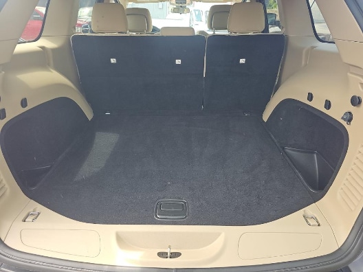 Used 2019 Billet Silver Jeep Laredo E image 17