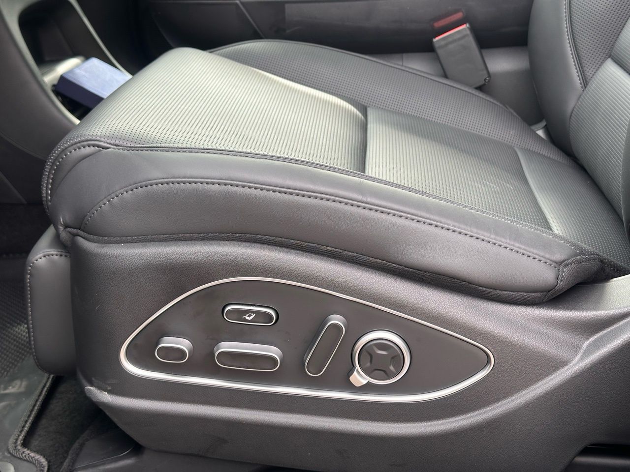 Certified Used 2026 Abyss Black Pearl Hyundai Calligraphy image 35