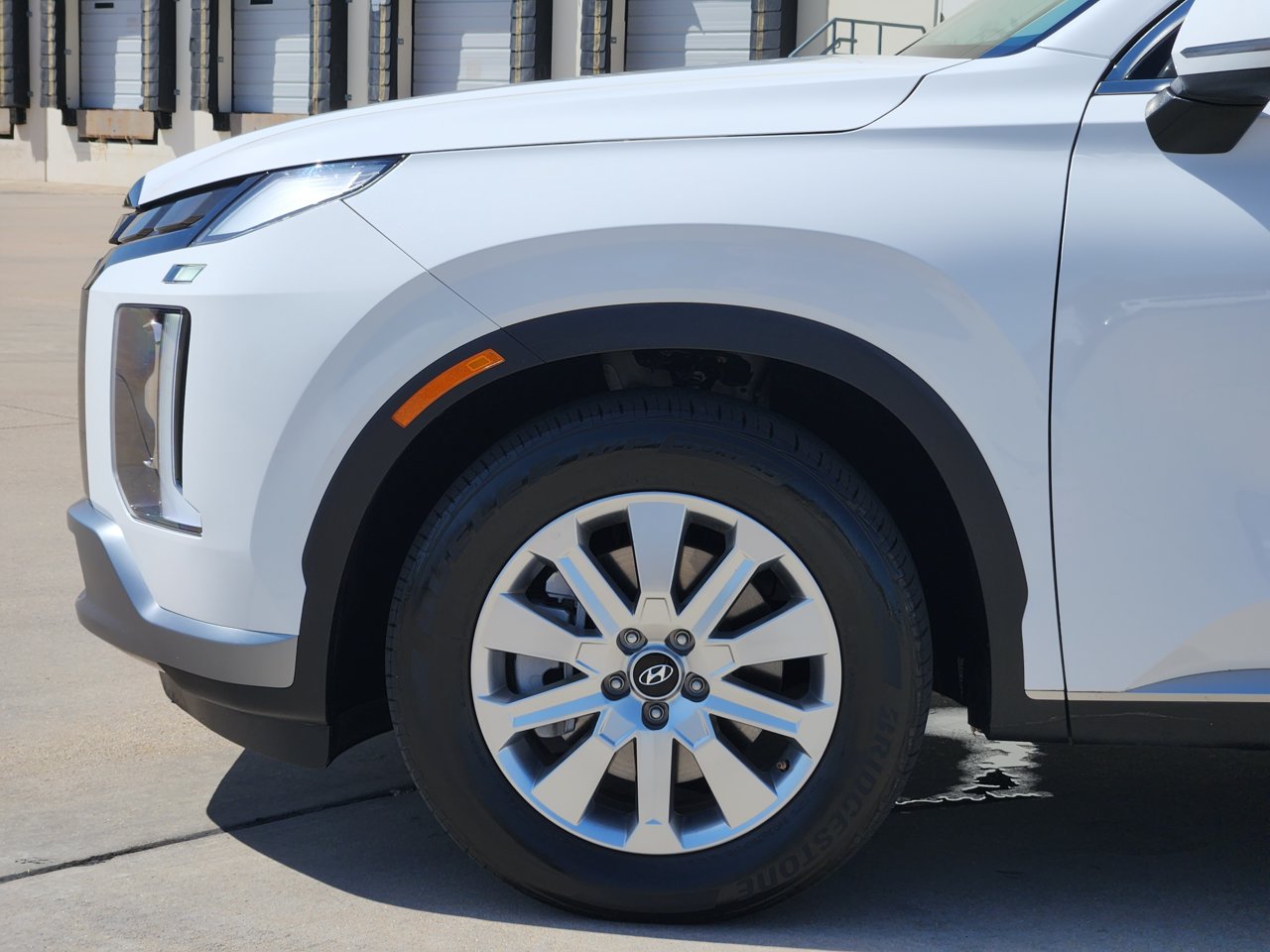 Used 2025 Hyper White Hyundai SEL image 7
