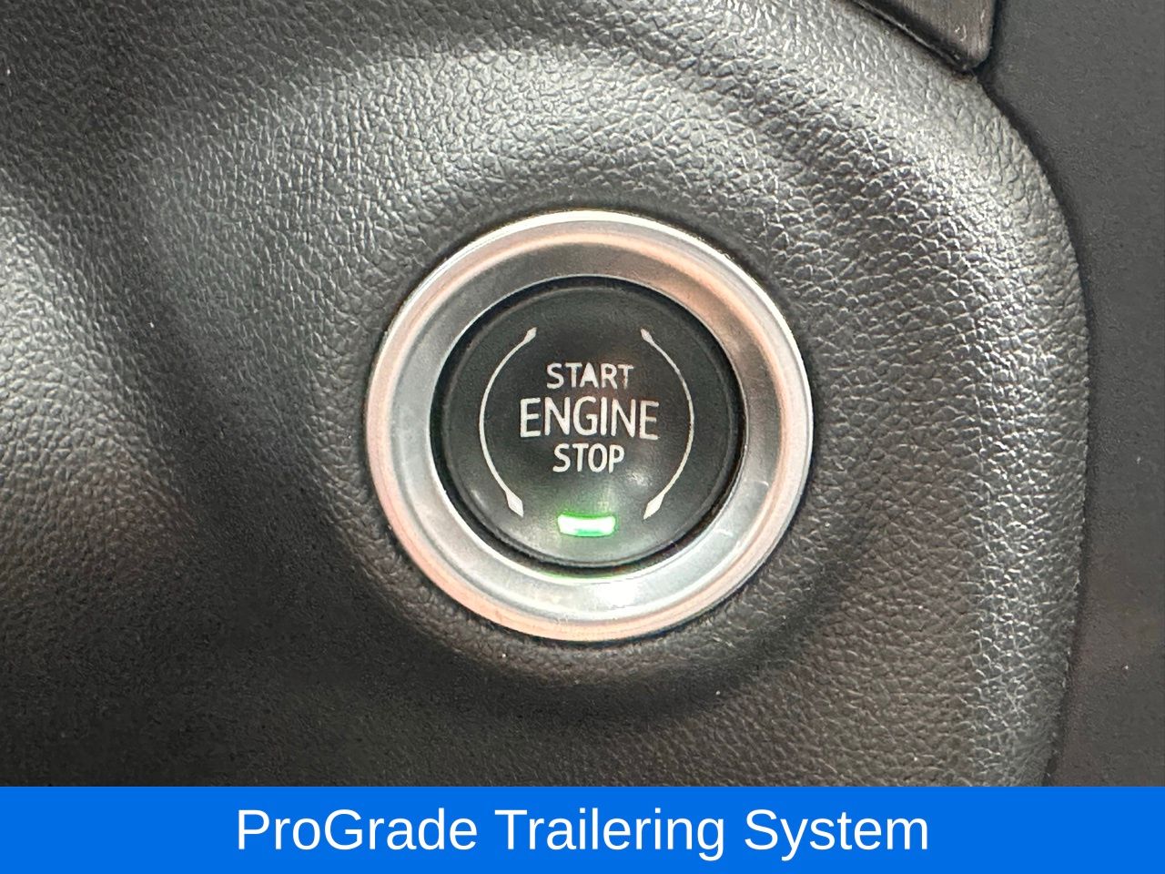 Used 2022 Summit White GMC AT4 image 34