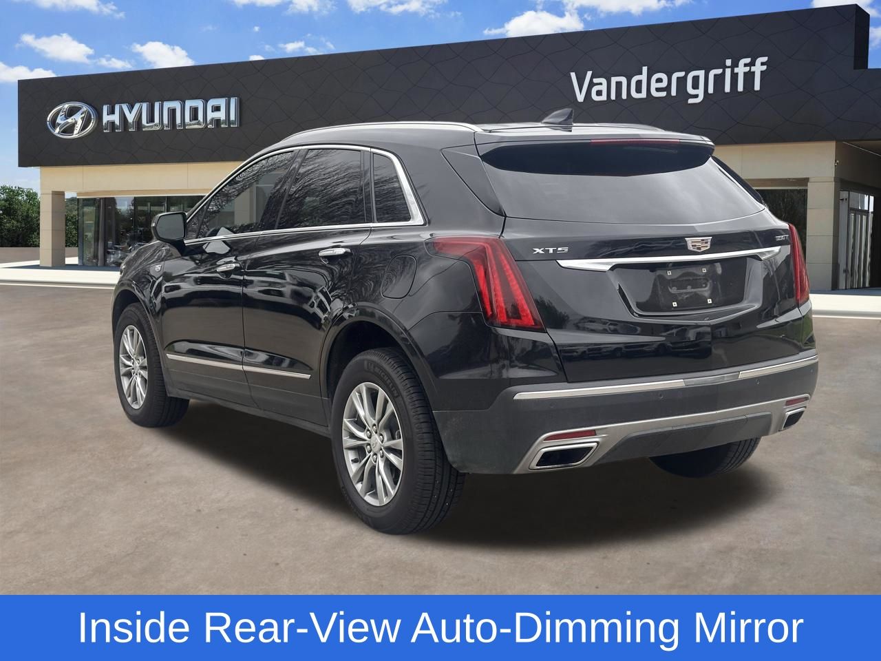 Used 2023 Stellar Black CADILLAC Premium Luxury image 8