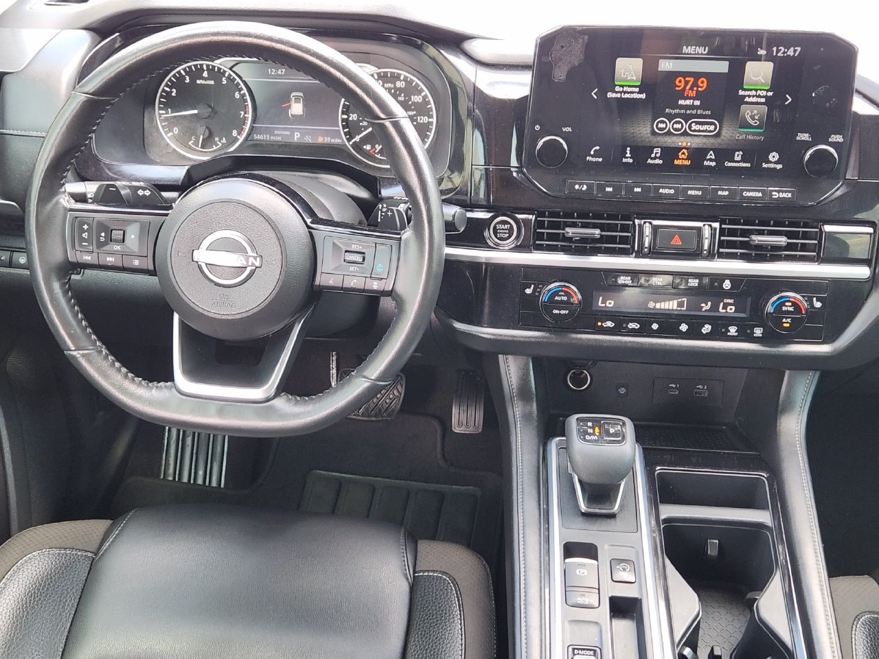 Used 2023 Pearl White Tricoat Nissan SL image 26