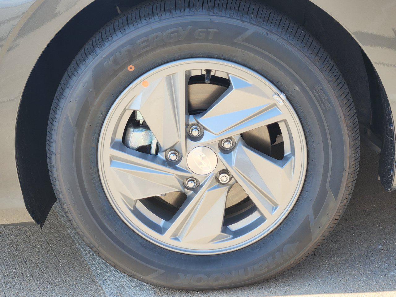 New 2026 Amazon Gray Hyundai SE image 7