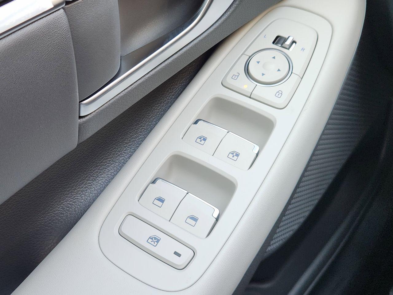 New 2026 Serenity White Hyundai SEL Sport image 23