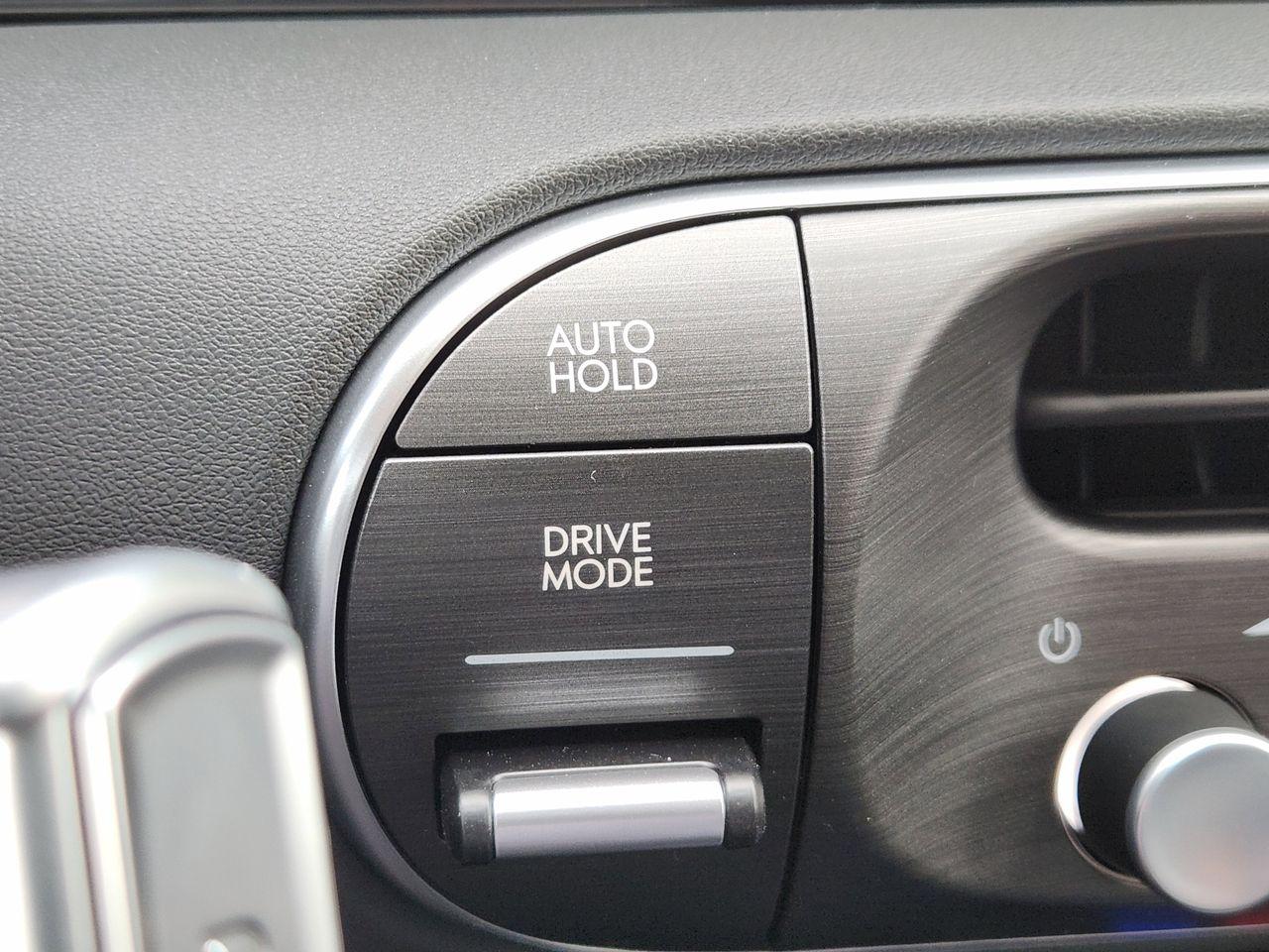 New 2026 WC9 White Hyundai SEL FWD image 15