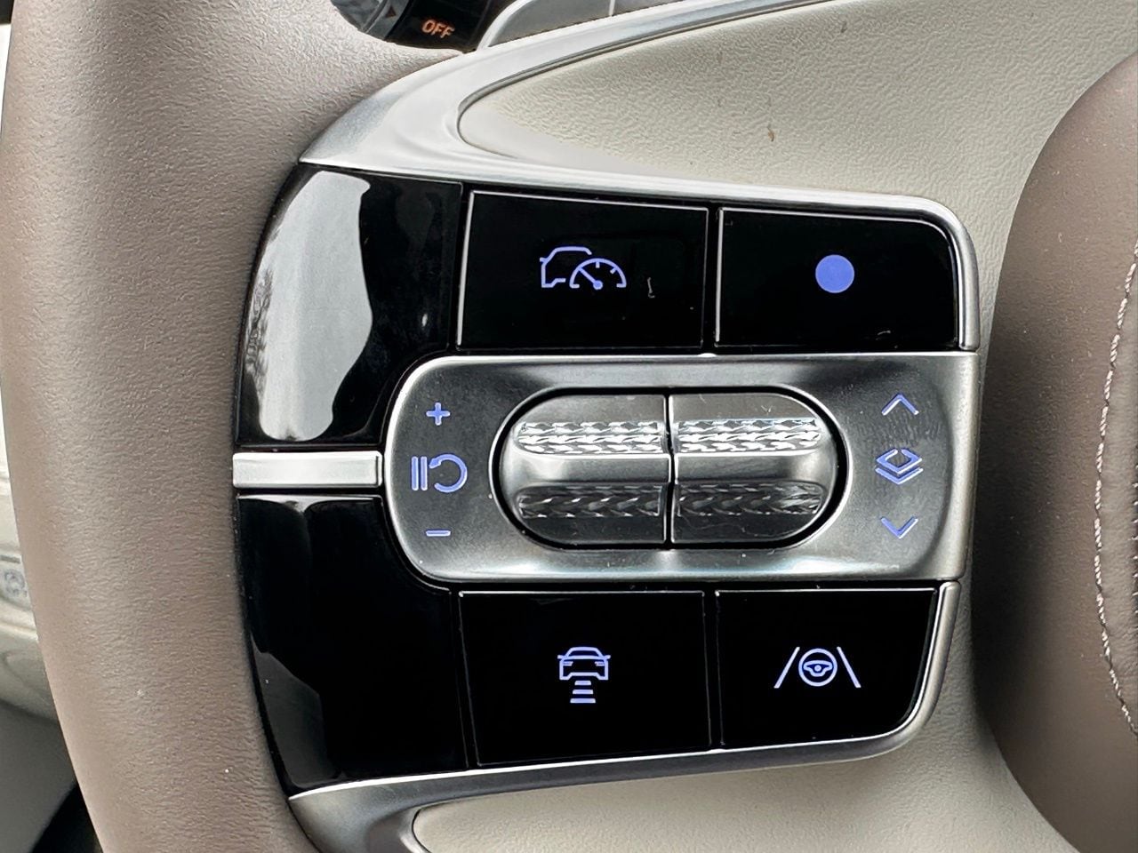 Used 2025 Vik Black Genesis 3.5T e-SC image 29