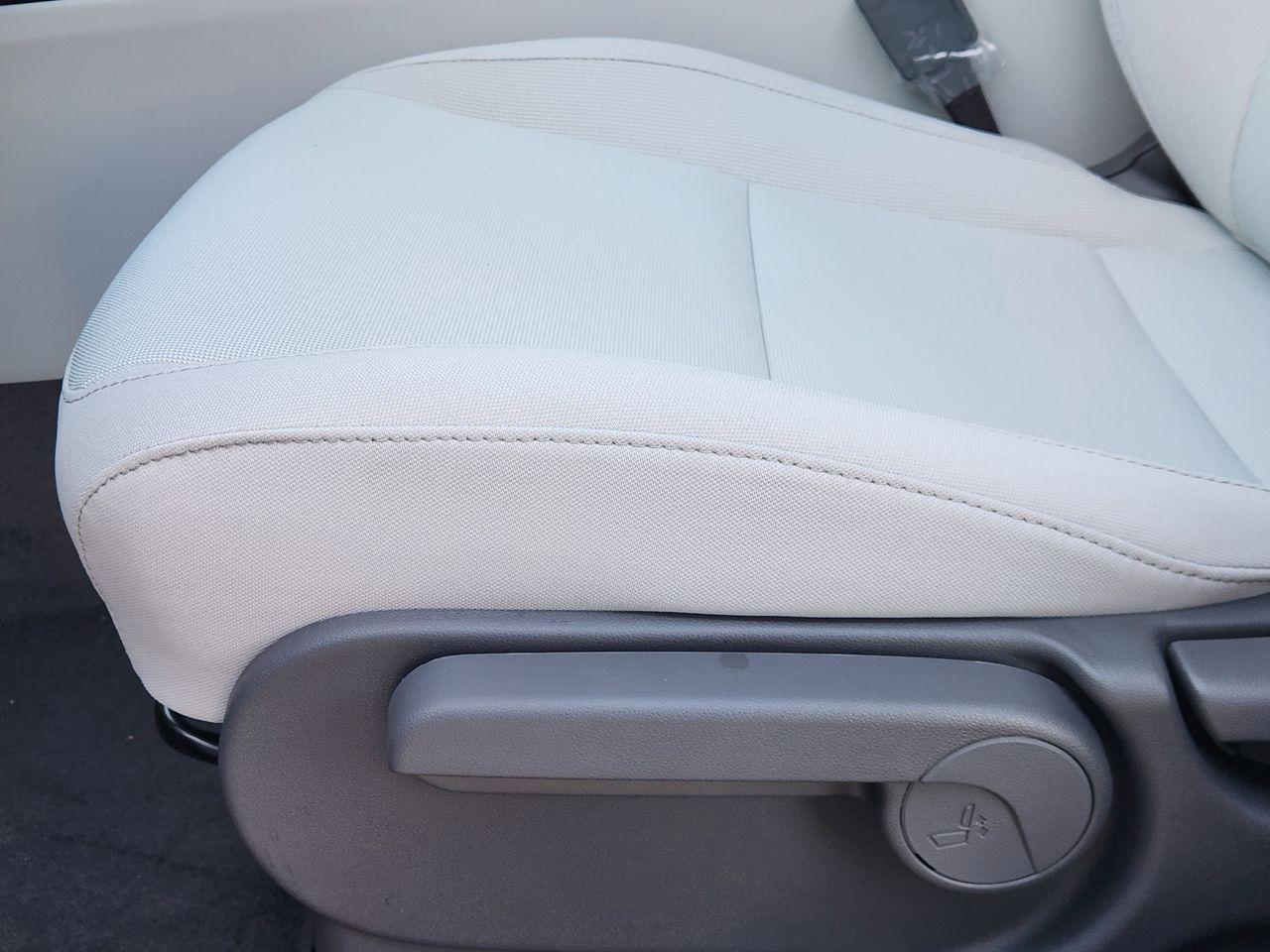 New 2026 A2B Black Hyundai SE FWD image 23