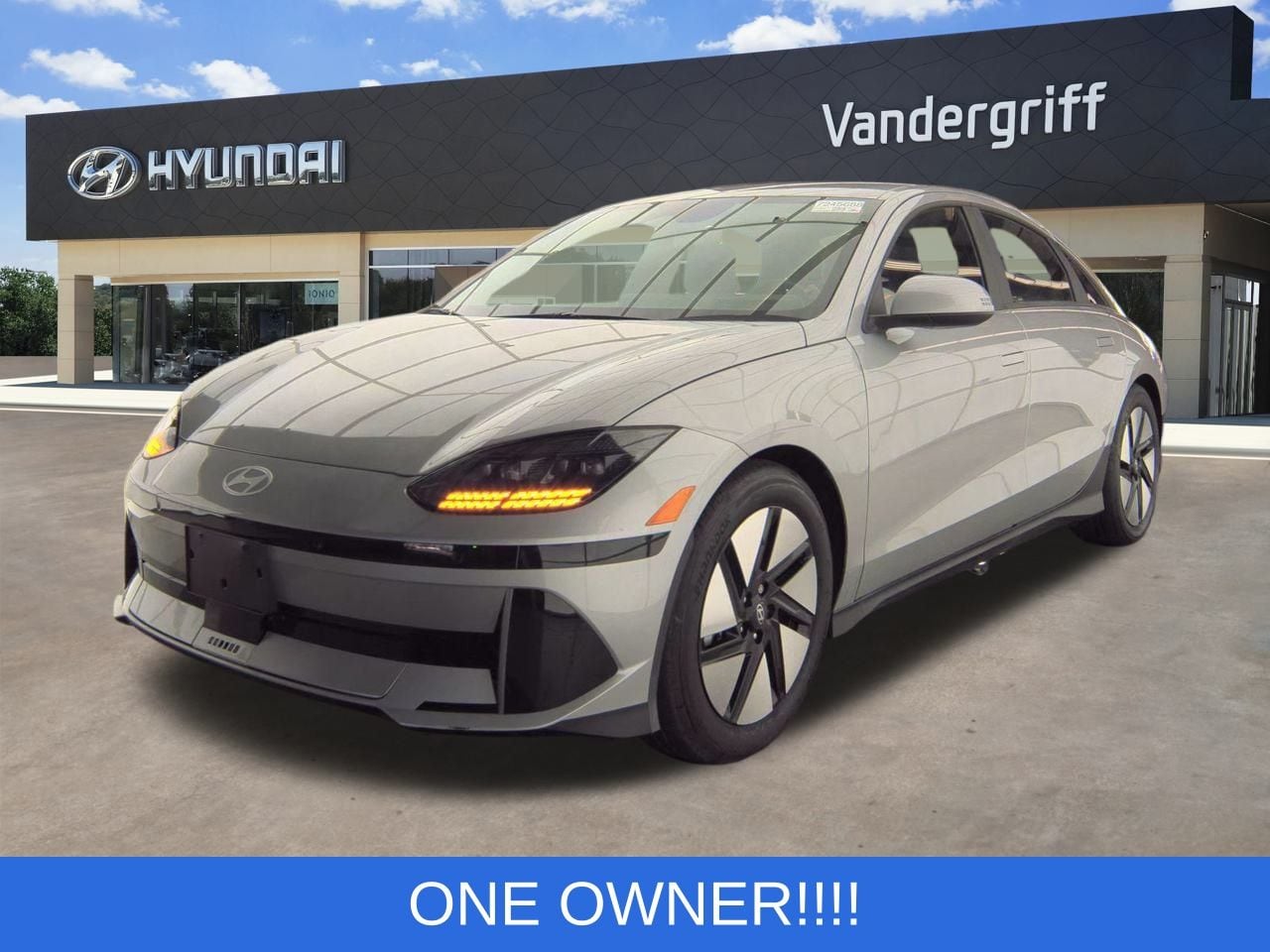 2025 Hyundai IONIQ 6 SE's photo