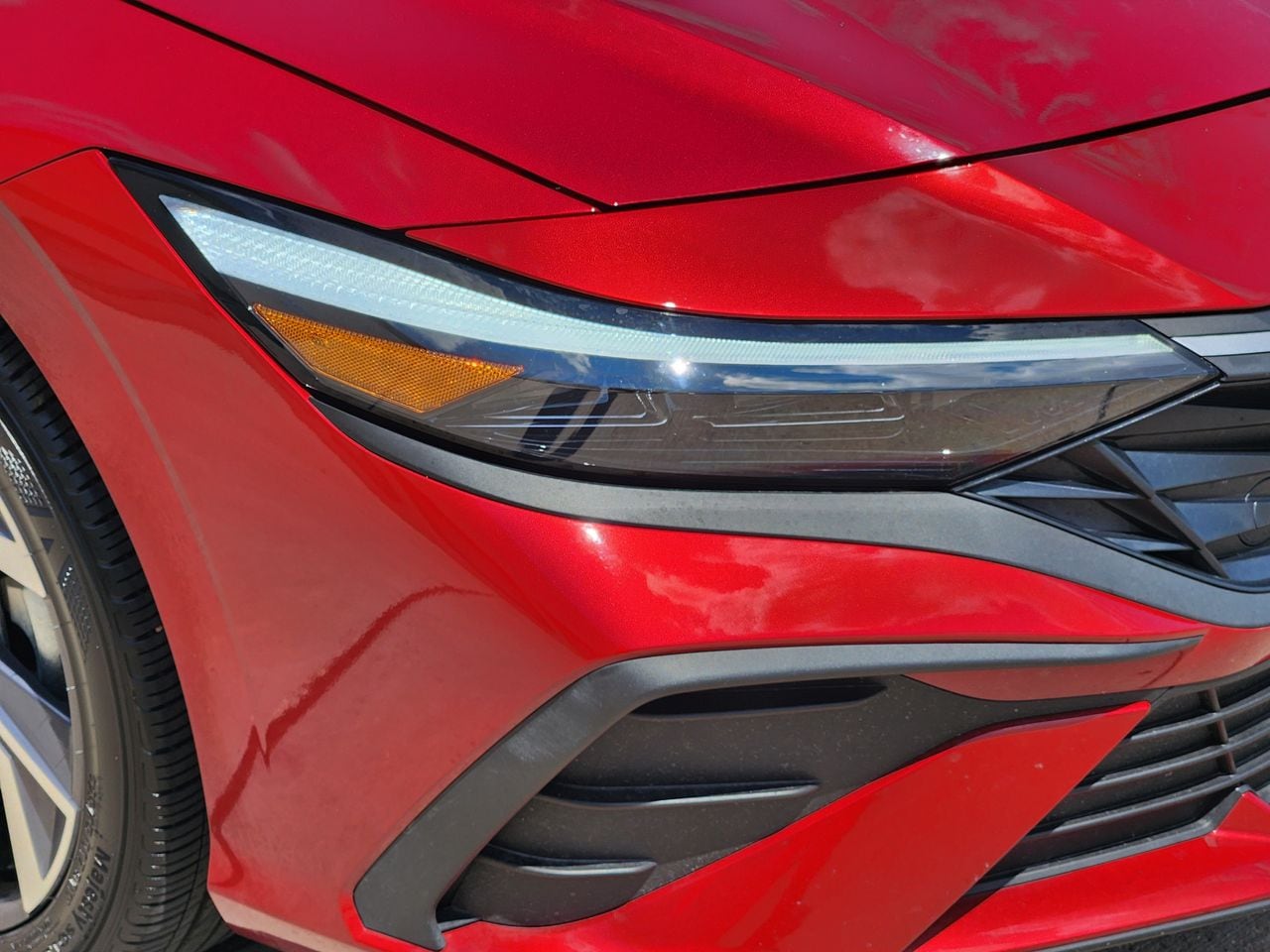 Used 2025 Ultimate Red Hyundai SEL Sport image 5