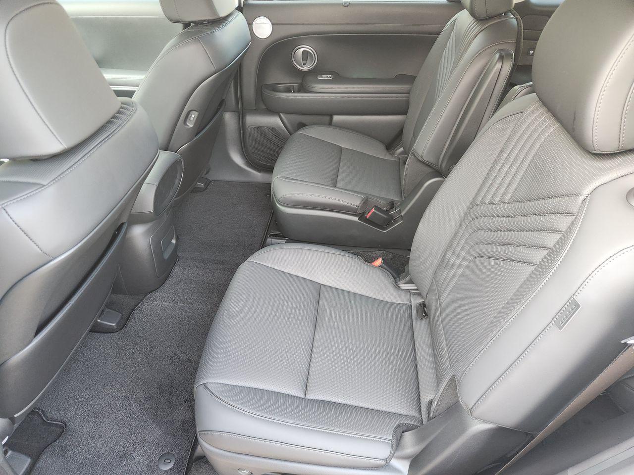 New 2026 Creamy White Pearl Hyundai SEL Premium 7P image 29