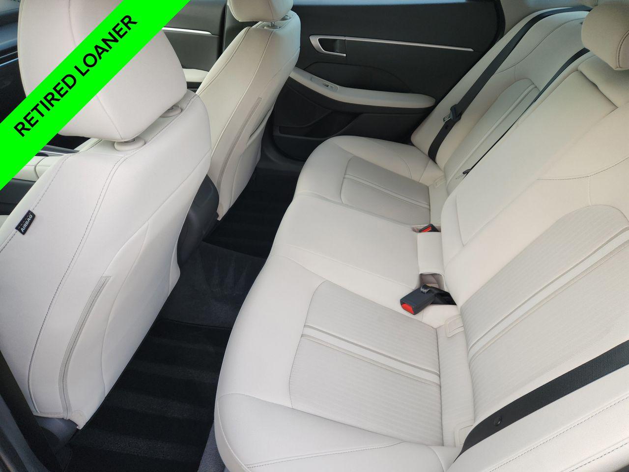 New 2025 T4A Silver Hyundai SEL Convenience image 31