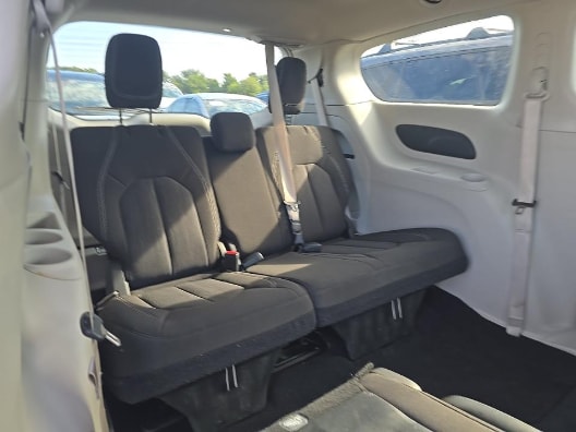 Used 2024 Bright White Chrysler LX image 18