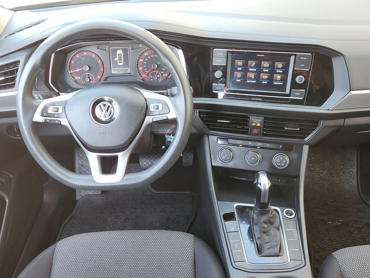 Used 2020 Pyrite Silver Volkswagen 1.4T S image 25