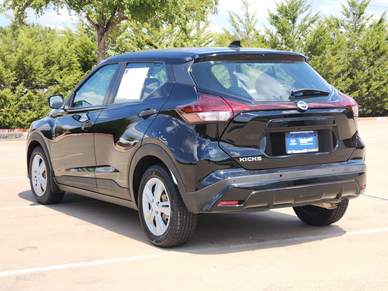 Used 2021 Super Black Nissan S image 3