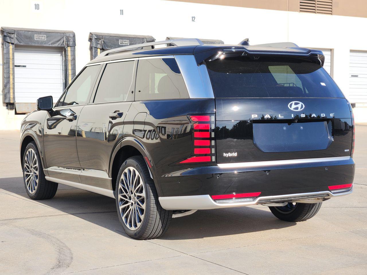 New 2027 Abyss Black Pearl Hyundai Calligraphy image 3