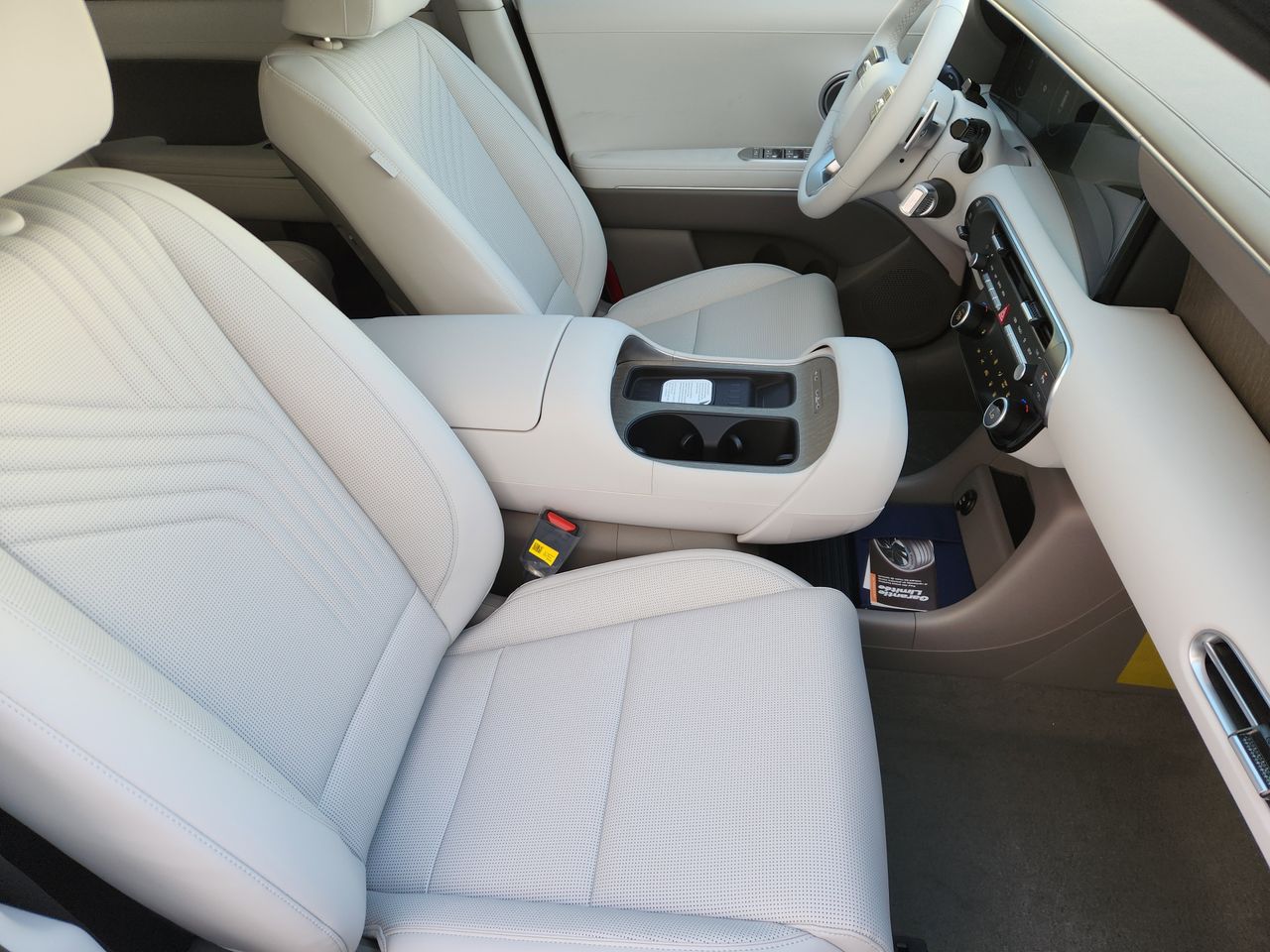 New 2026 WC9 White Hyundai SEL FWD image 10