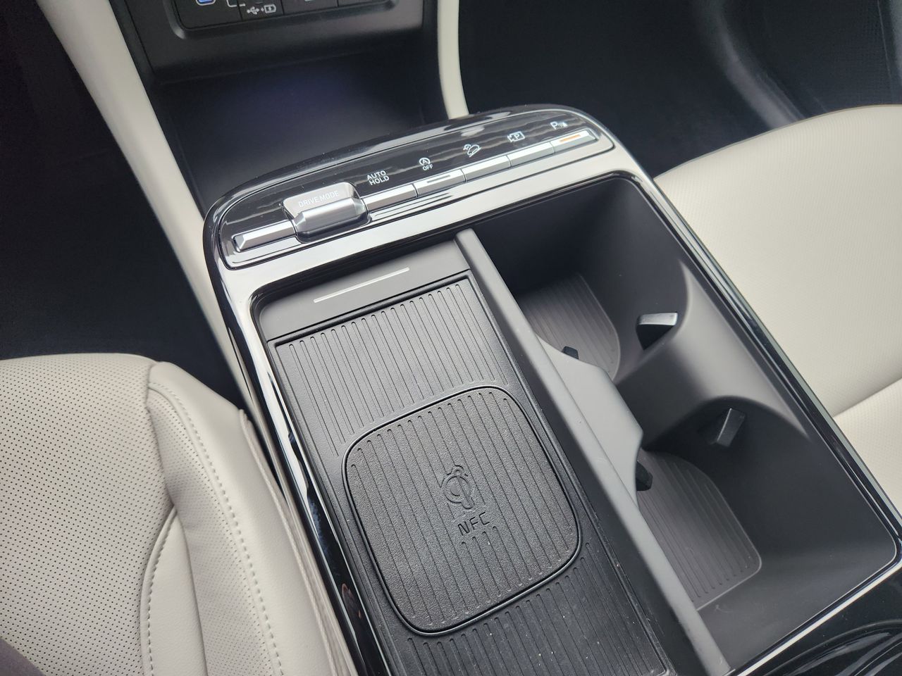 New 2026 W6H White Hyundai Limited FWD image 18