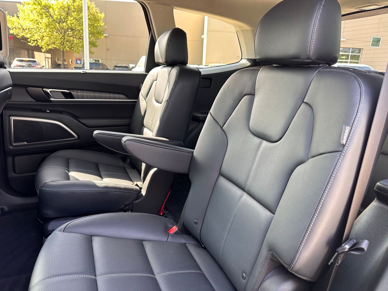 Used 2025 Ebony Black Kia EX image 17