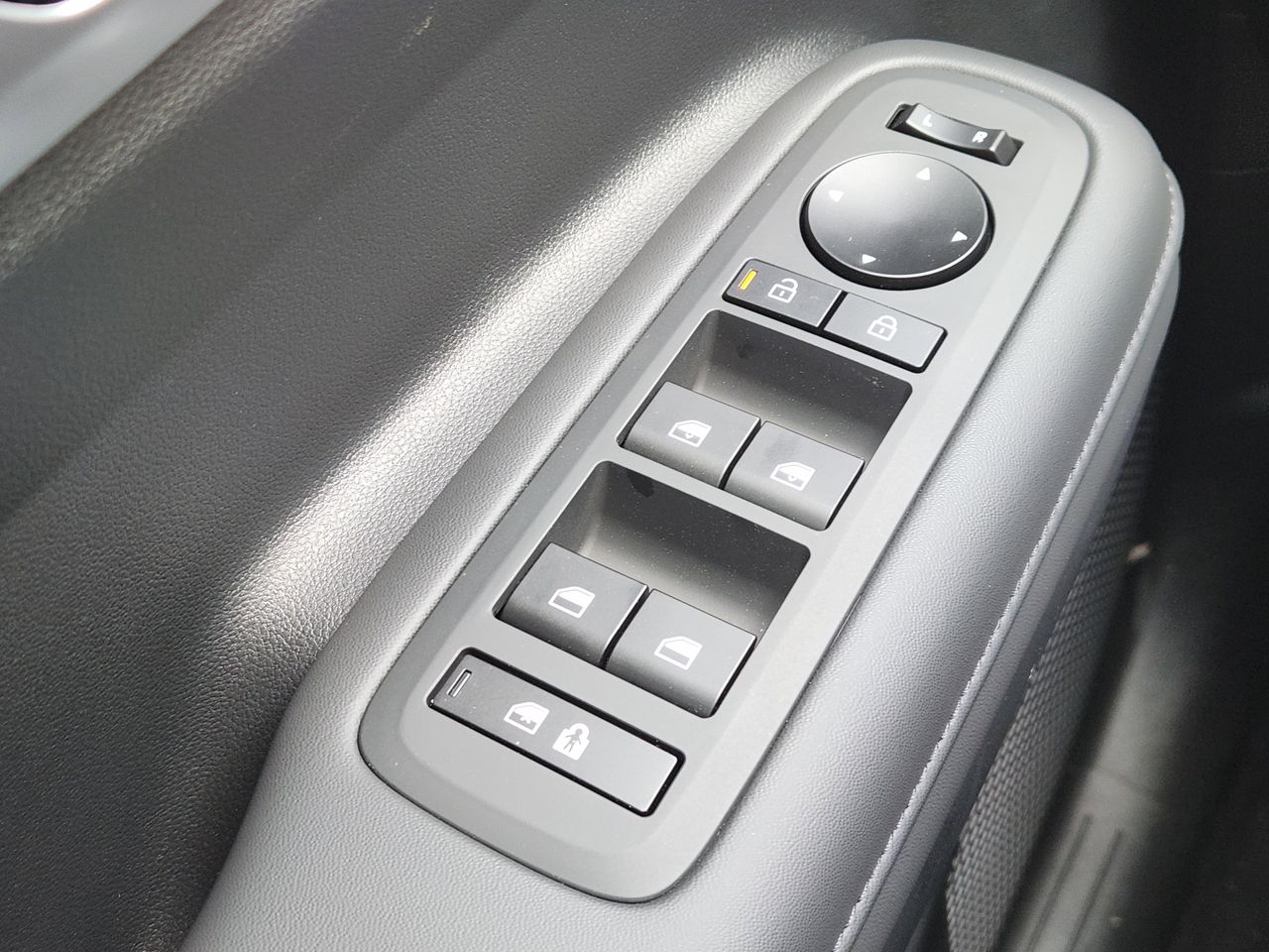 New 2026 W6H White Hyundai SEL image 21