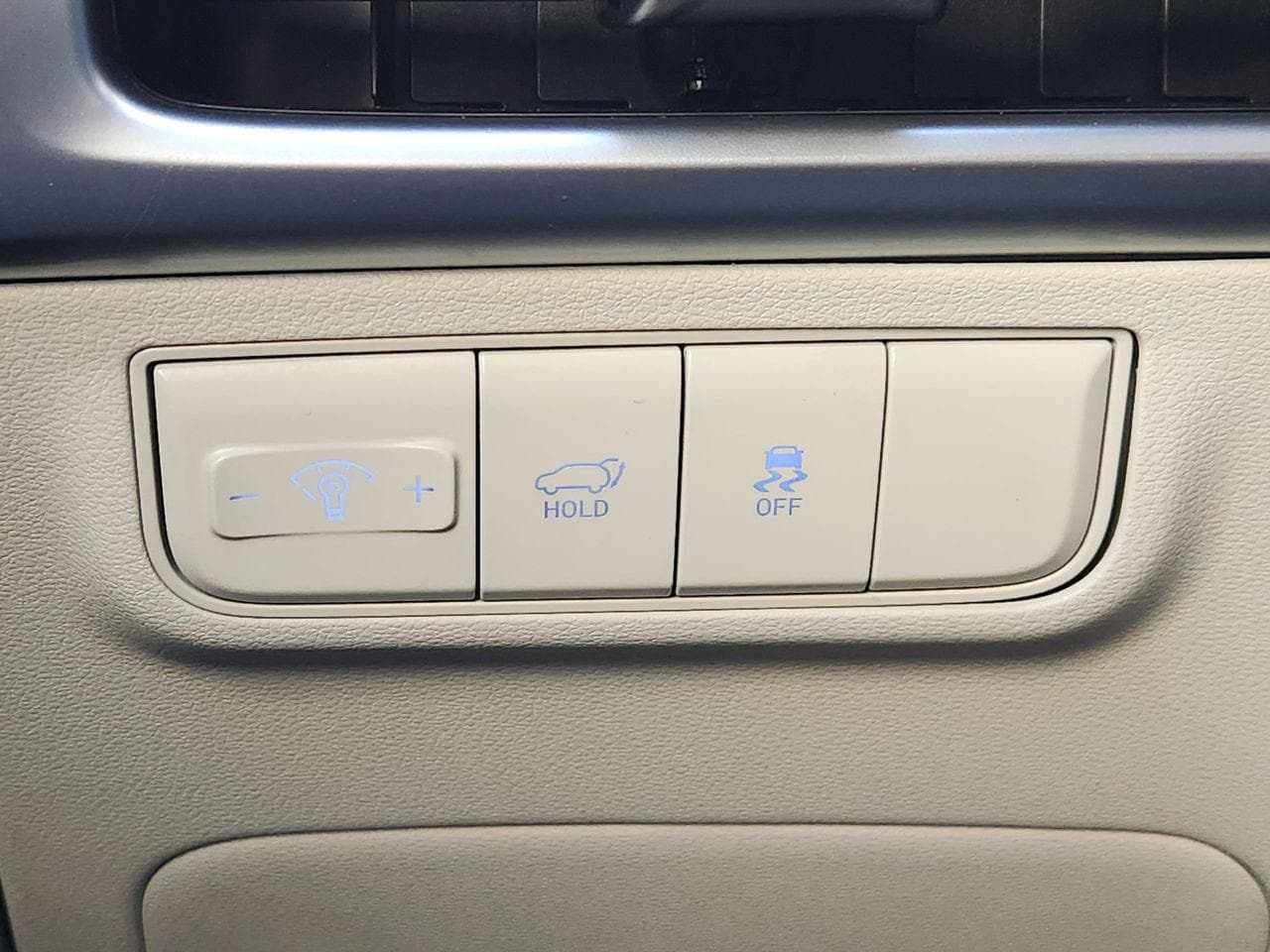 New 2026 W6H White Hyundai SEL FWD image 20