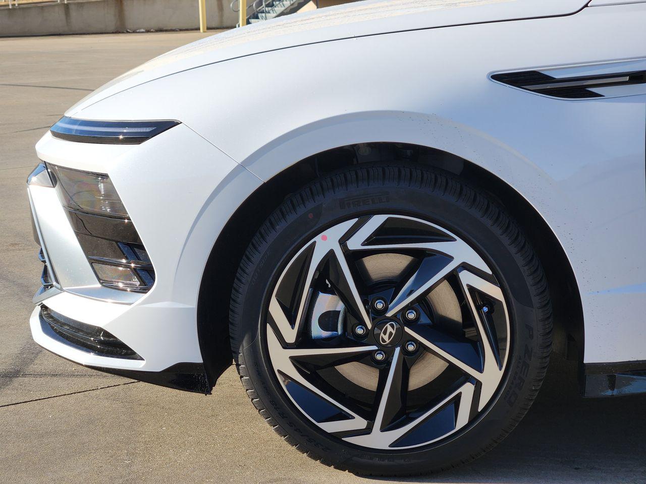 New 2026 W6H White Hyundai SEL Sport image 5