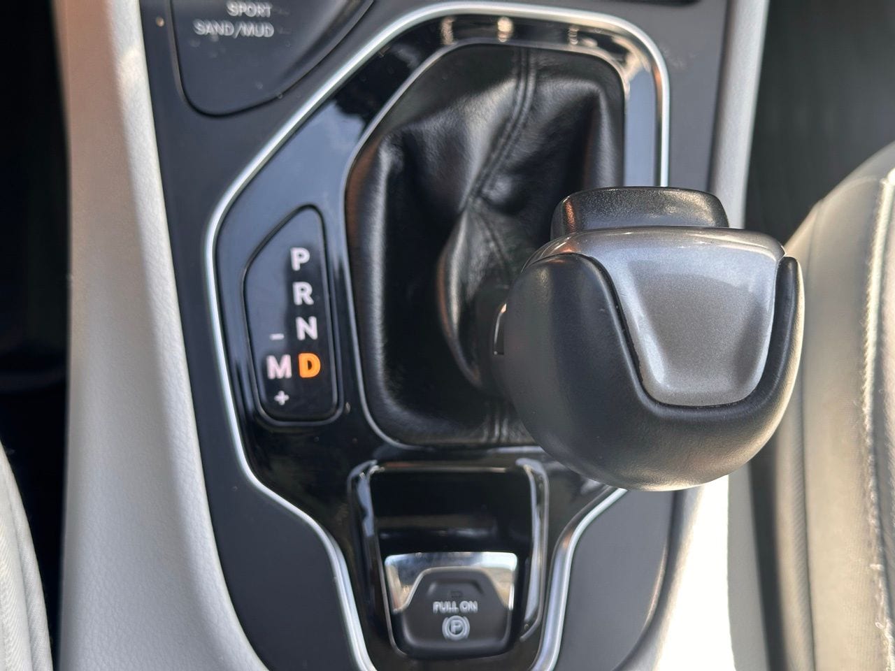 Used 2020 Bright White Jeep Limited image 32