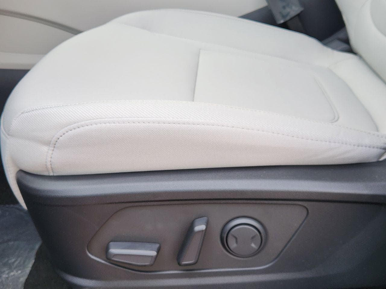 New 2026 Ecotronic Gray Hyundai SEL FWD image 23