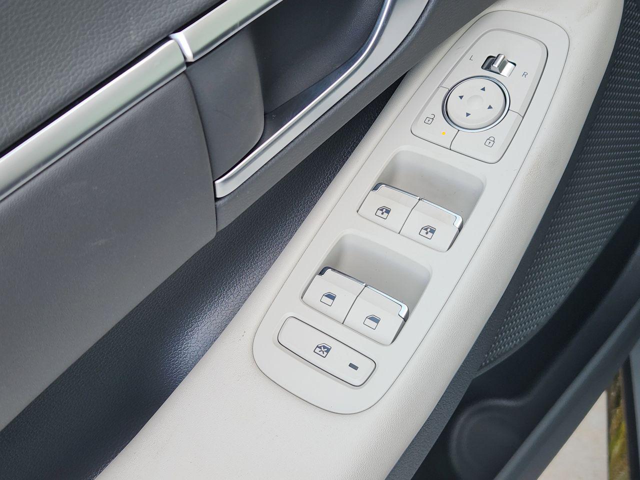 New 2026 T4A Silver Hyundai SEL Sport image 23