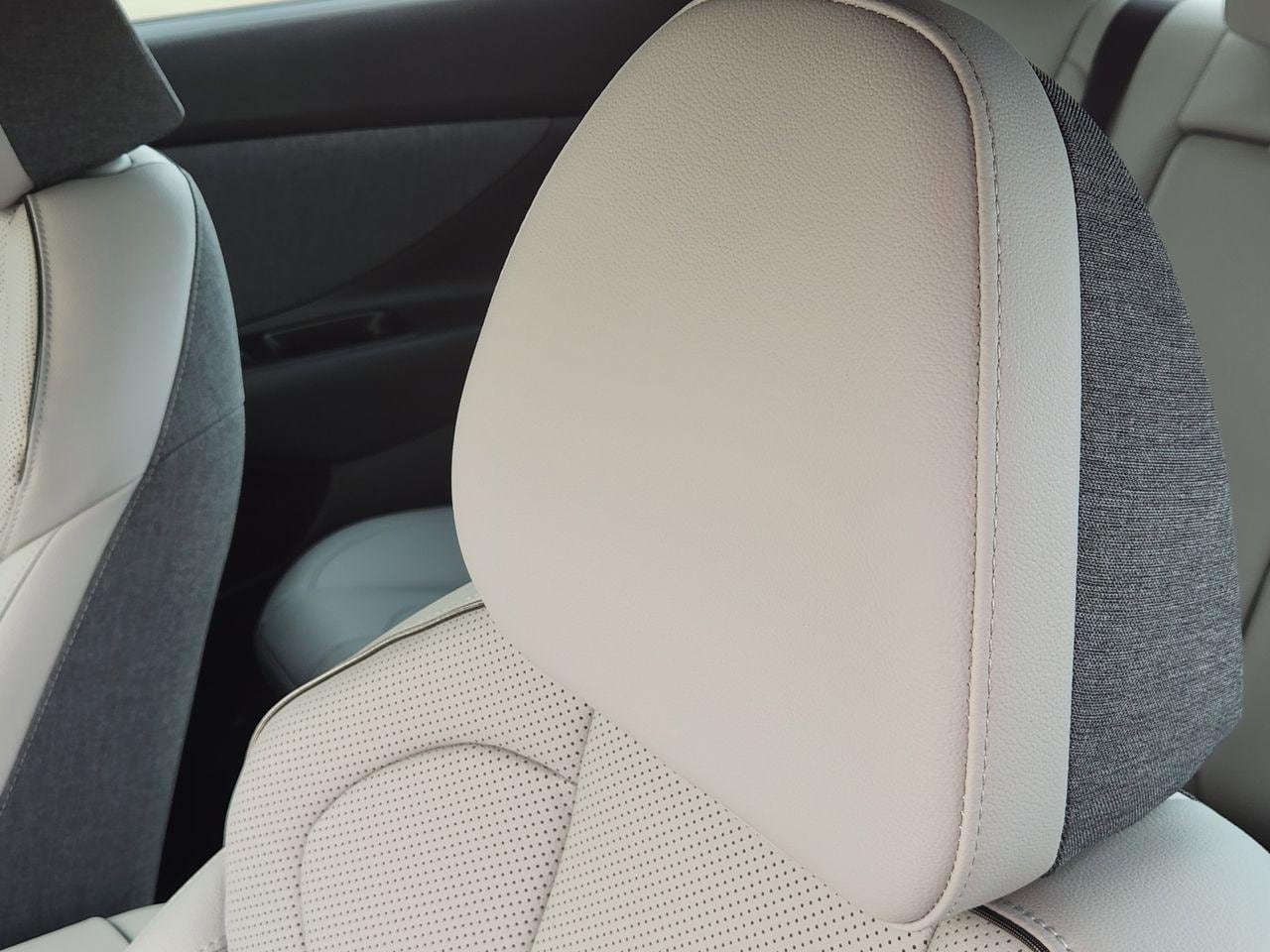 New 2026 Amazon Gray Hyundai Limited image 13