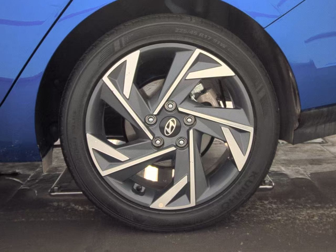 Used 2025 Intense Blue Hyundai SEL Sport image 10