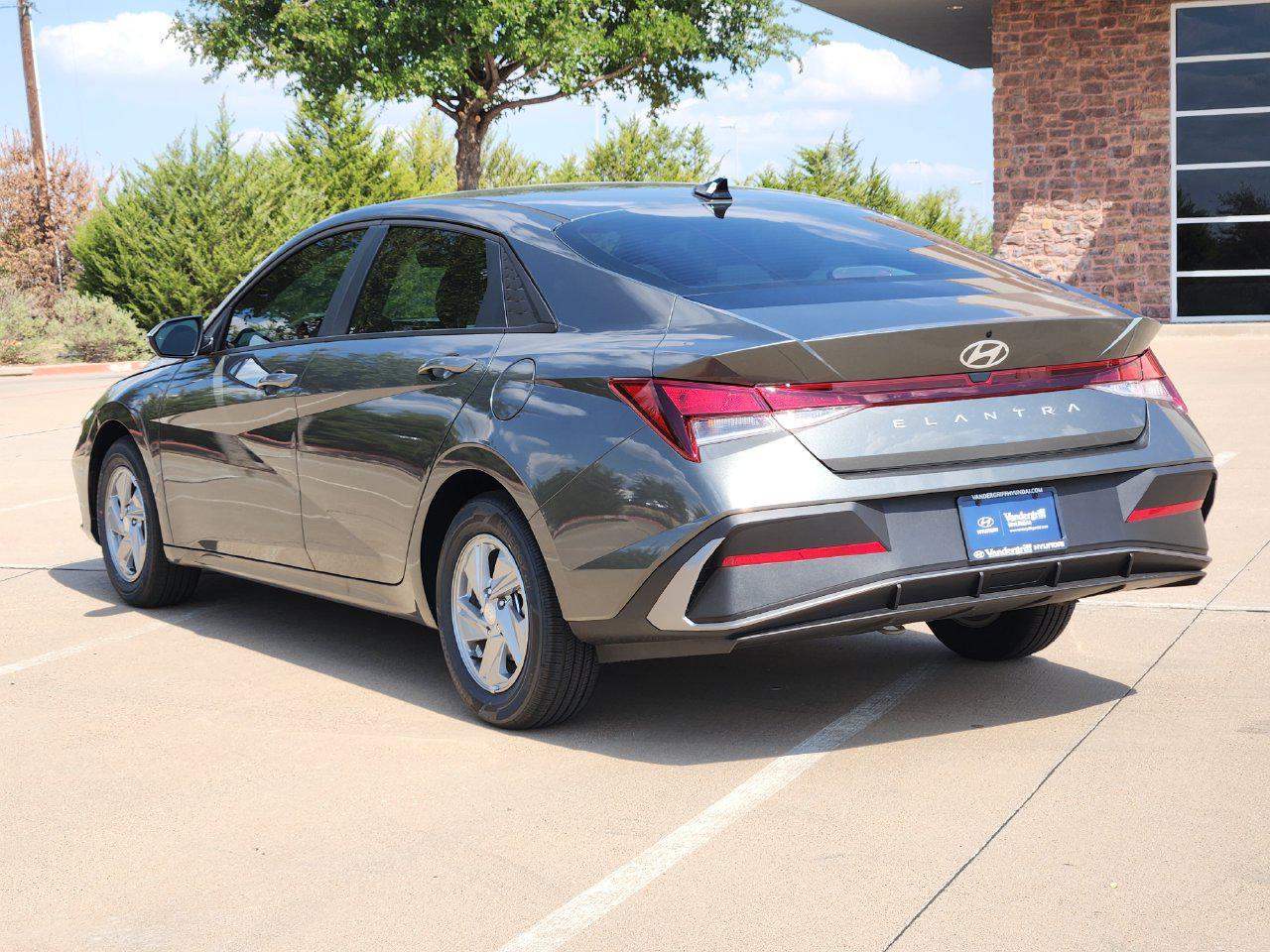 New 2026 Amazon Gray Hyundai SE image 3